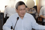 落马医院院长忏悔：白大褂被染成金黄色，里面早已腐烂成黑色